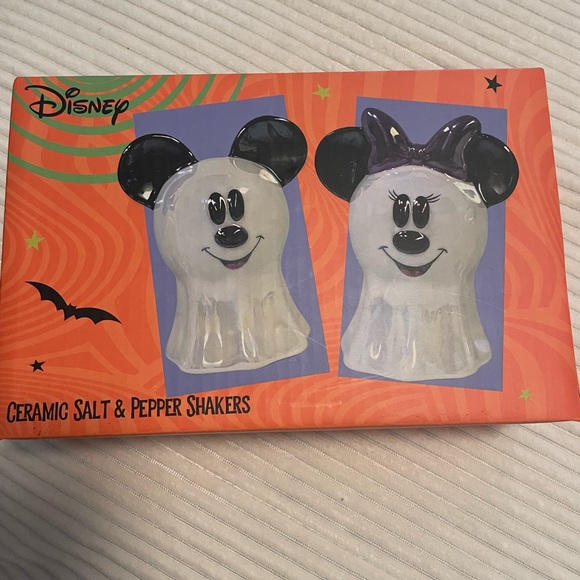 Disney - Picture 3 of 9